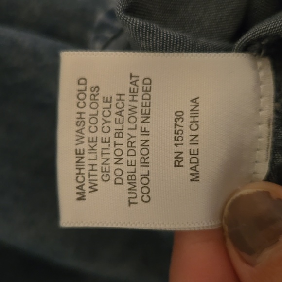 Jane + Delancey | Acid Washed Chambray Short Sleeve Button Down Shirt Size Large - Picture 9 of 9